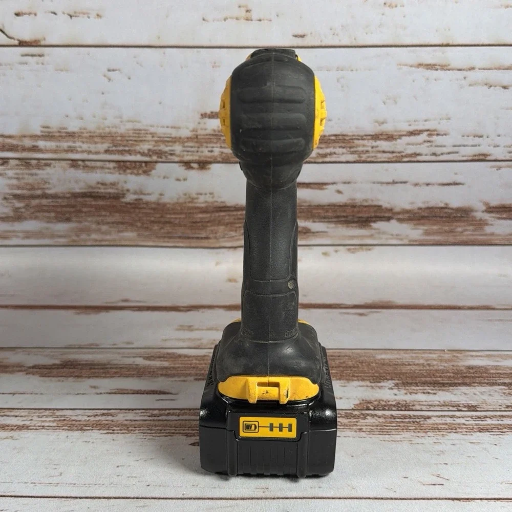 Dewalt DCD771 20V MAX Cordless Li-Ion 1/2 In Compact Drill Driver Tool Used